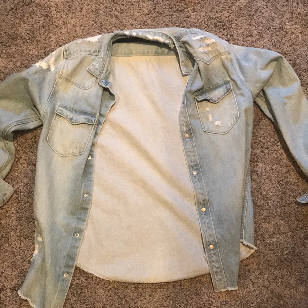 TORN JEAN JACKET